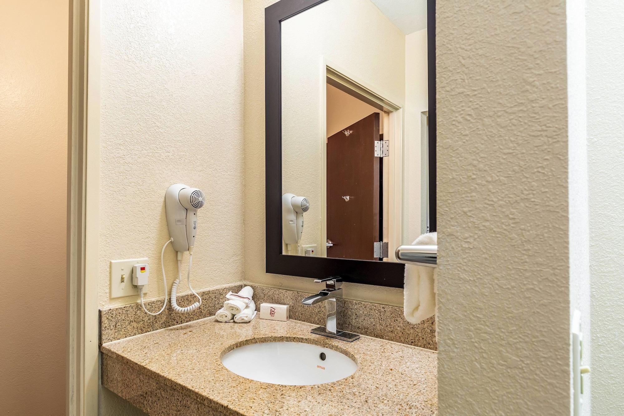 Red Roof Inn Plus & Suites Houston - Iah Airport Sw Eksteriør bilde